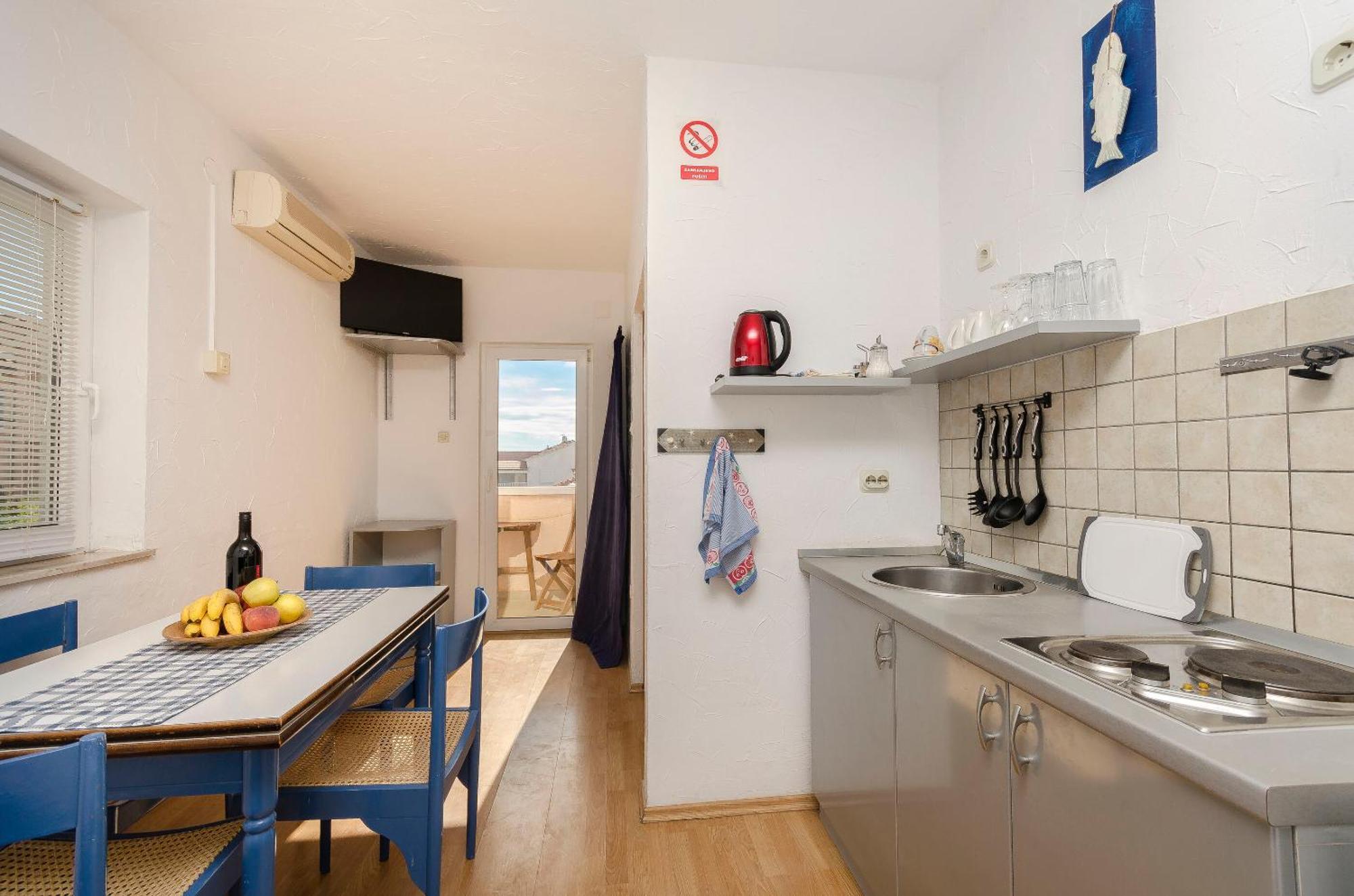 Apartments And Rooms Mladen Vodice Exterior photo