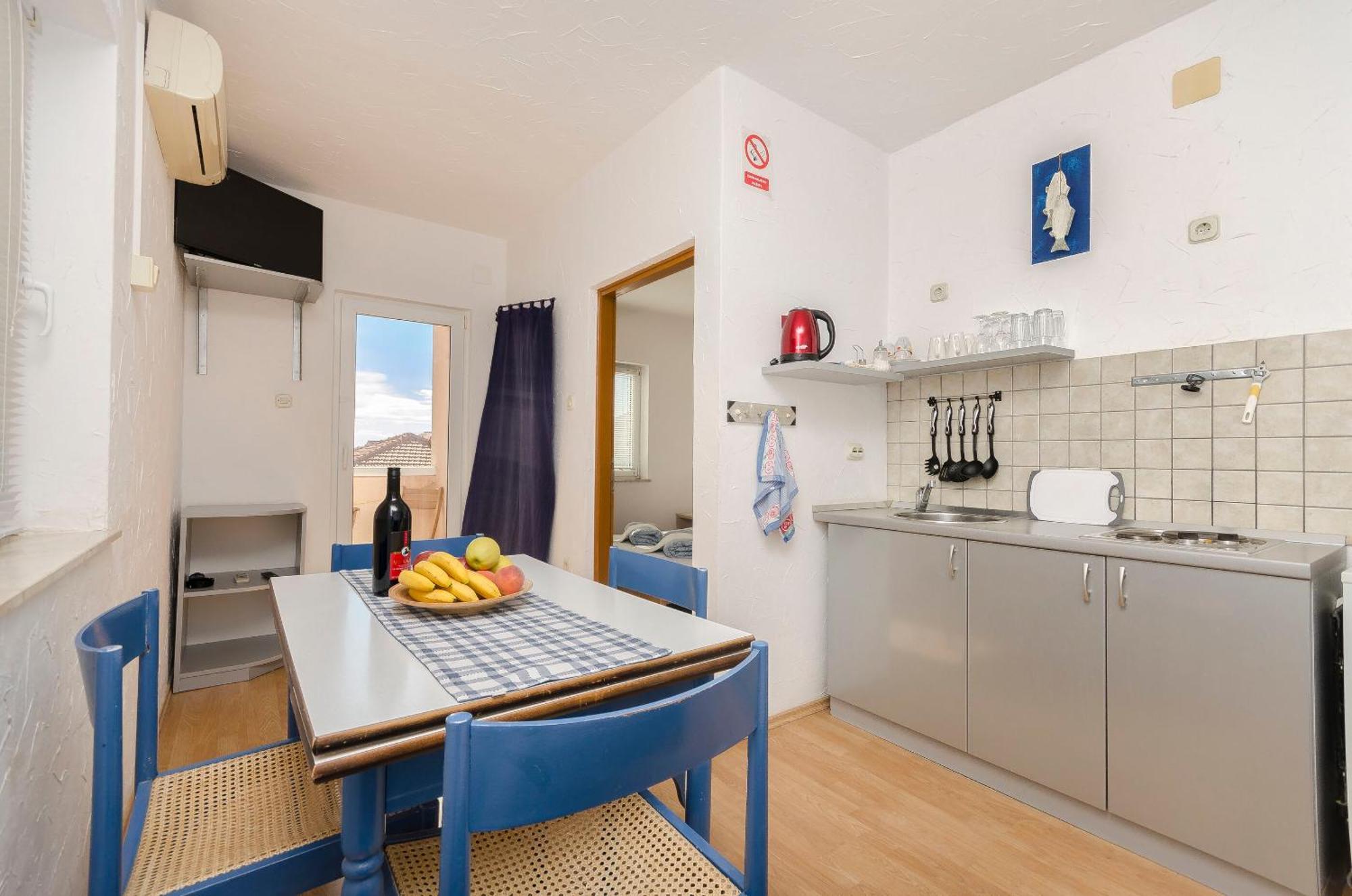 Apartments And Rooms Mladen Vodice Exterior photo